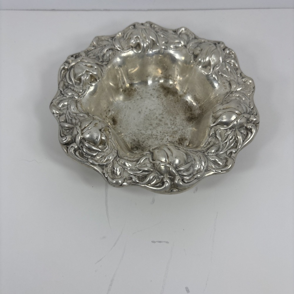 Wallace Silverplate Floral Rose Bowl 9001 Made in USA Vintage Scalloped Dish